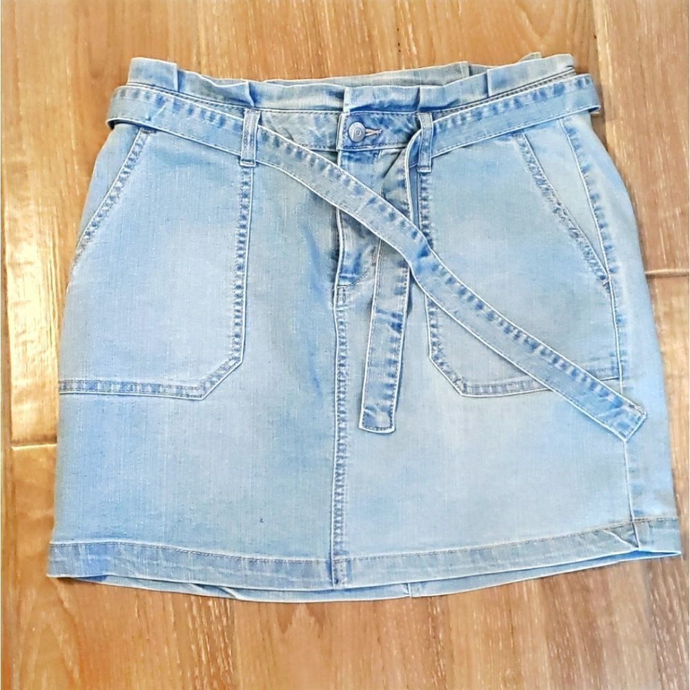 Size 7 Light Denim Skirt by Blue Spice